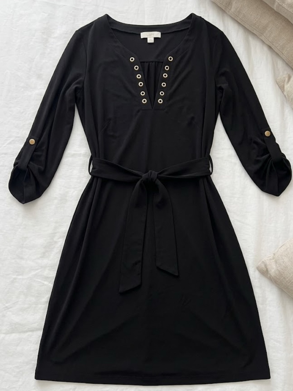 Black Long-Sleeve Grommet V-Neck Tie-Waist Dress